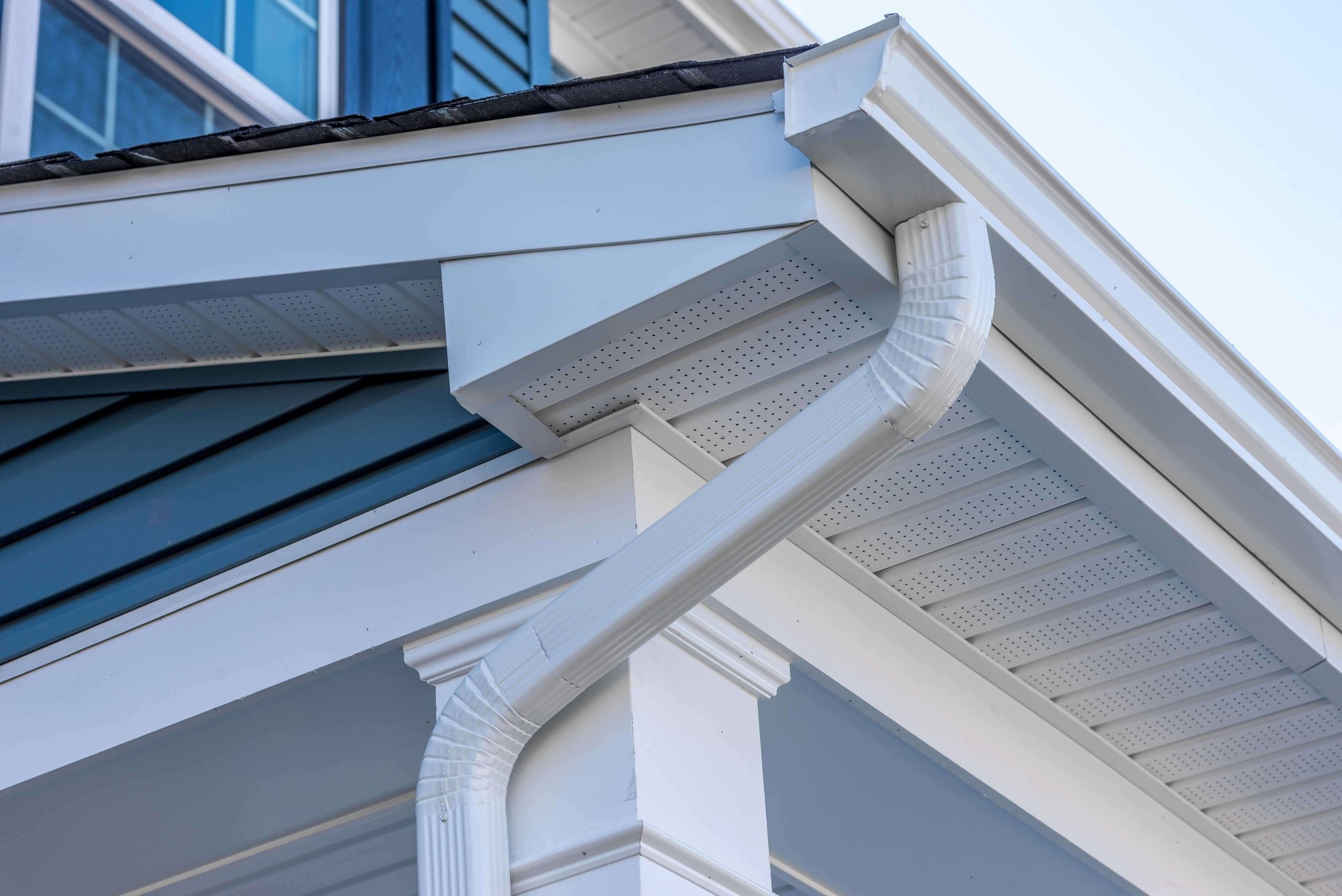 Cheap and durable vinyl gutters installation in Charleston